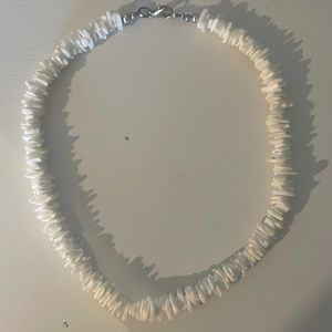 Puka she’ll necklace hardly worn